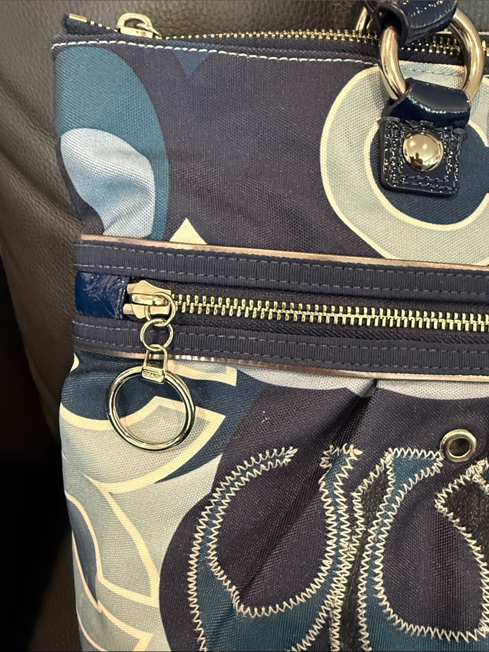 Coach Poppy Tote Navy and Light Blue Signature Tote excellent condition - Picture 4 of 14